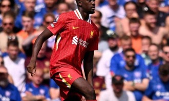 防线危机再度升级！24岁巨星三度受伤，利物浦冬窗引援迫在眉睫