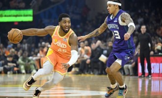 米切尔30分加兰27+10鲍尔23+9 骑士胜黄蜂