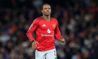 重返前五！曼联残阵力克纽卡，阿莫林：走上正确轨道，瞄准欧冠席位！