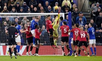 曼联坐拥当下英超天选门神10年无忧！扑救稍逊德赫亚，却获誉夏窗最佳引援