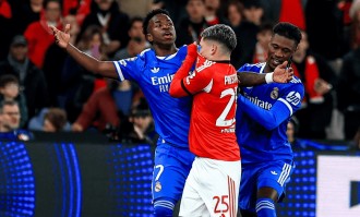 前西甲裁判：规则需适应当今足球，处罚捂嘴交流行为很合理