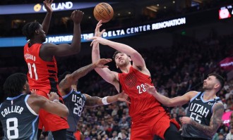 克林根23+18霍勒迪31+9 杨翰森2分开拓者胜爵士