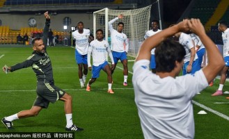 西甲经典对决：皇家马德里与巴塞罗那的世纪之战